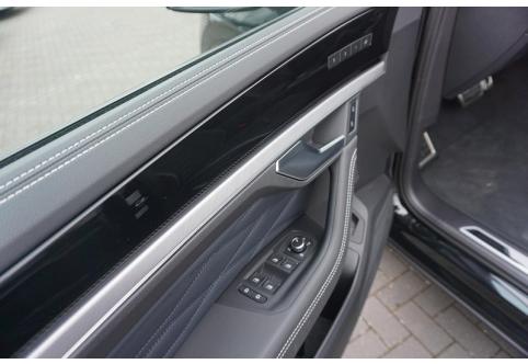 VW Touareg #10