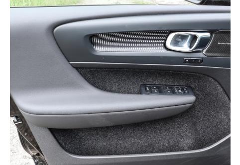 Volvo XC40 #10