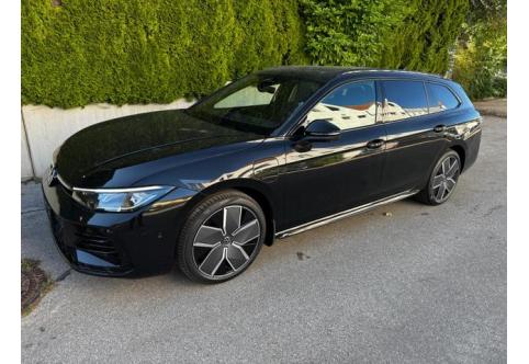 VW Passat Variant #1