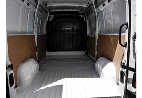 Nissan Interstar #10