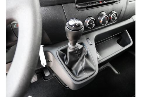 Nissan Interstar #13