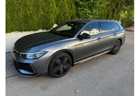 VW Passat Variant #1