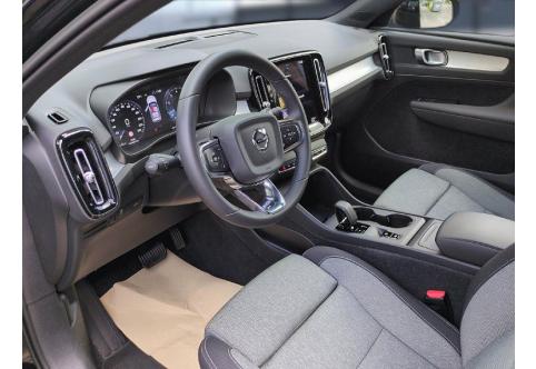 Volvo XC40 #8