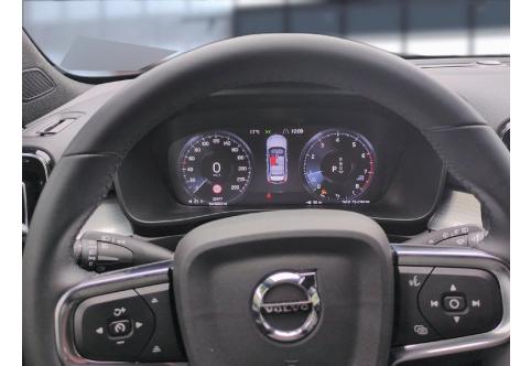 Volvo XC40 #10