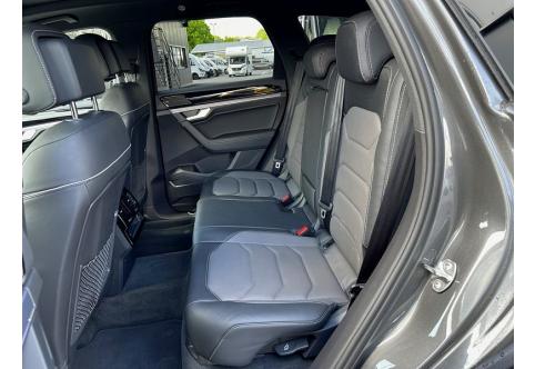 VW Touareg #7