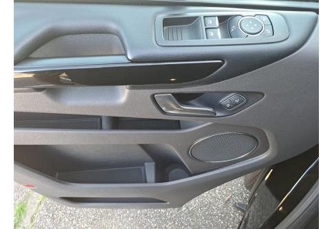 Ford Tourneo Custom #9