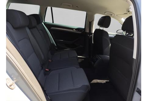 VW Passat #16