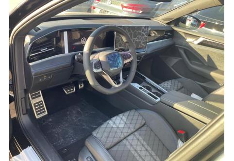VW Passat Variant #1