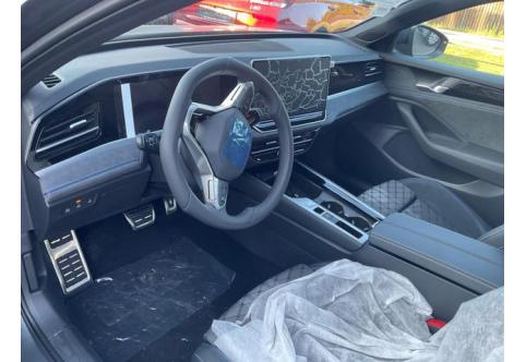 VW Passat Variant #1