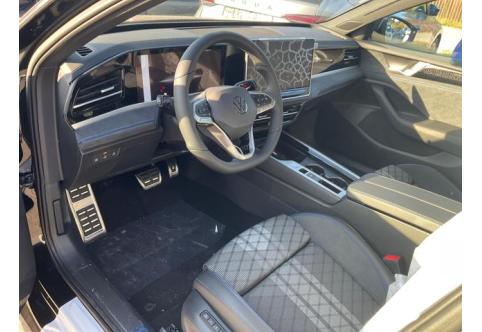 VW Passat Variant #1