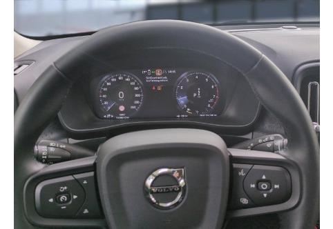 Volvo XC40 #10