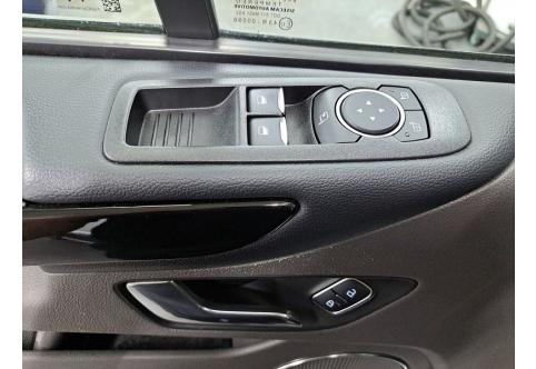 Ford Tourneo Custom #9