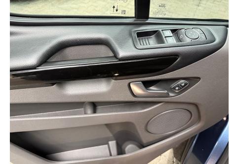 Ford Tourneo Custom #16