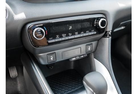Mazda Mazda2 #10