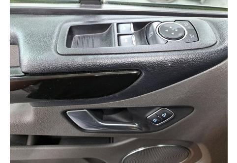 Ford Tourneo Custom #9