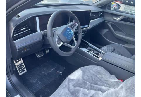 VW Passat Variant #1