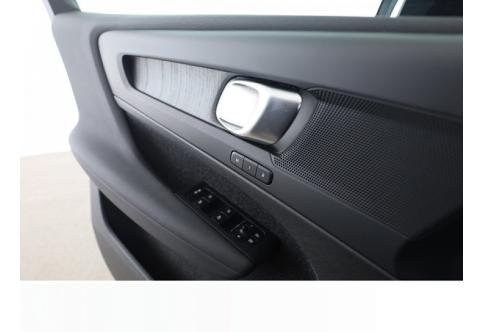 Volvo XC40 #9